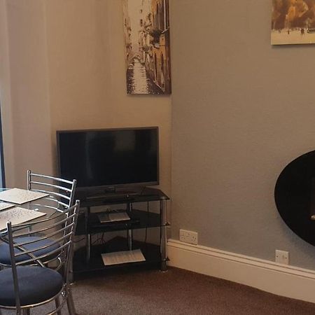 Lockinbar Holiday Apartments Tenby Esterno foto