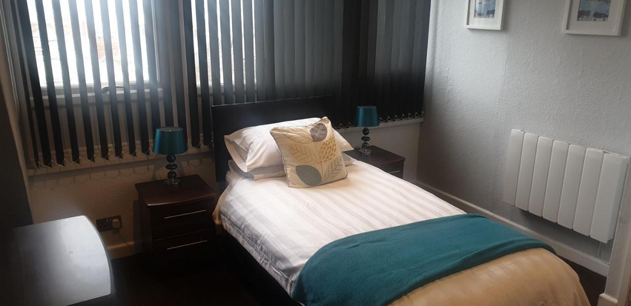Lockinbar Holiday Apartments Tenby Esterno foto