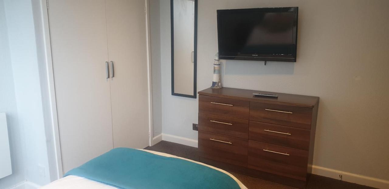 Lockinbar Holiday Apartments Tenby Esterno foto