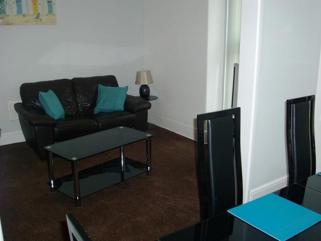 Lockinbar Holiday Apartments Tenby Esterno foto