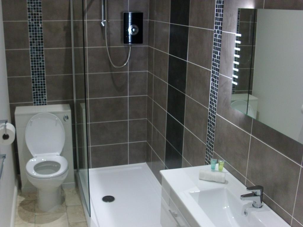 Lockinbar Holiday Apartments Tenby Esterno foto
