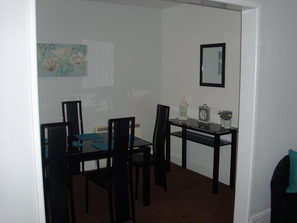 Lockinbar Holiday Apartments Tenby Esterno foto