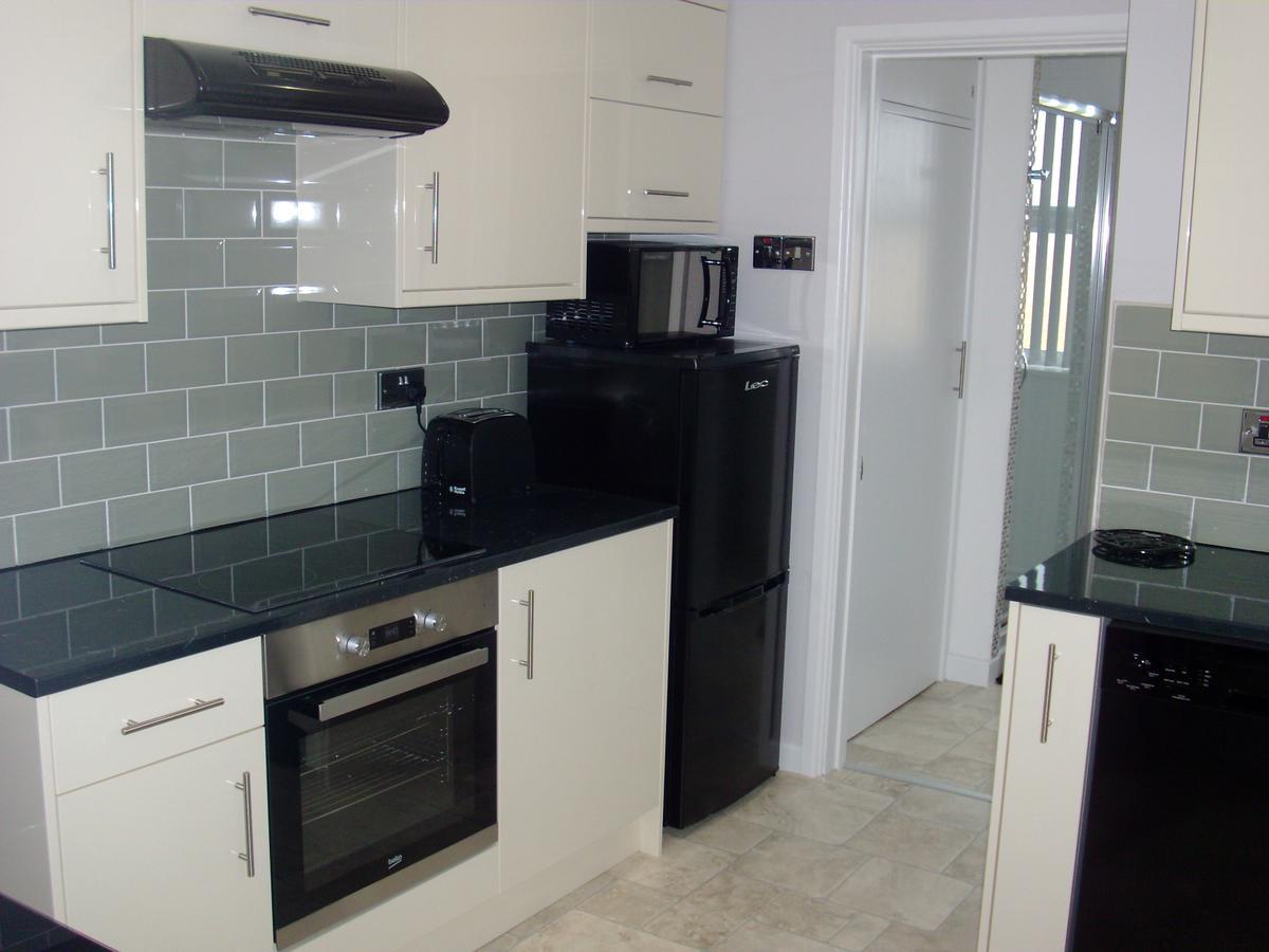 Lockinbar Holiday Apartments Tenby Esterno foto