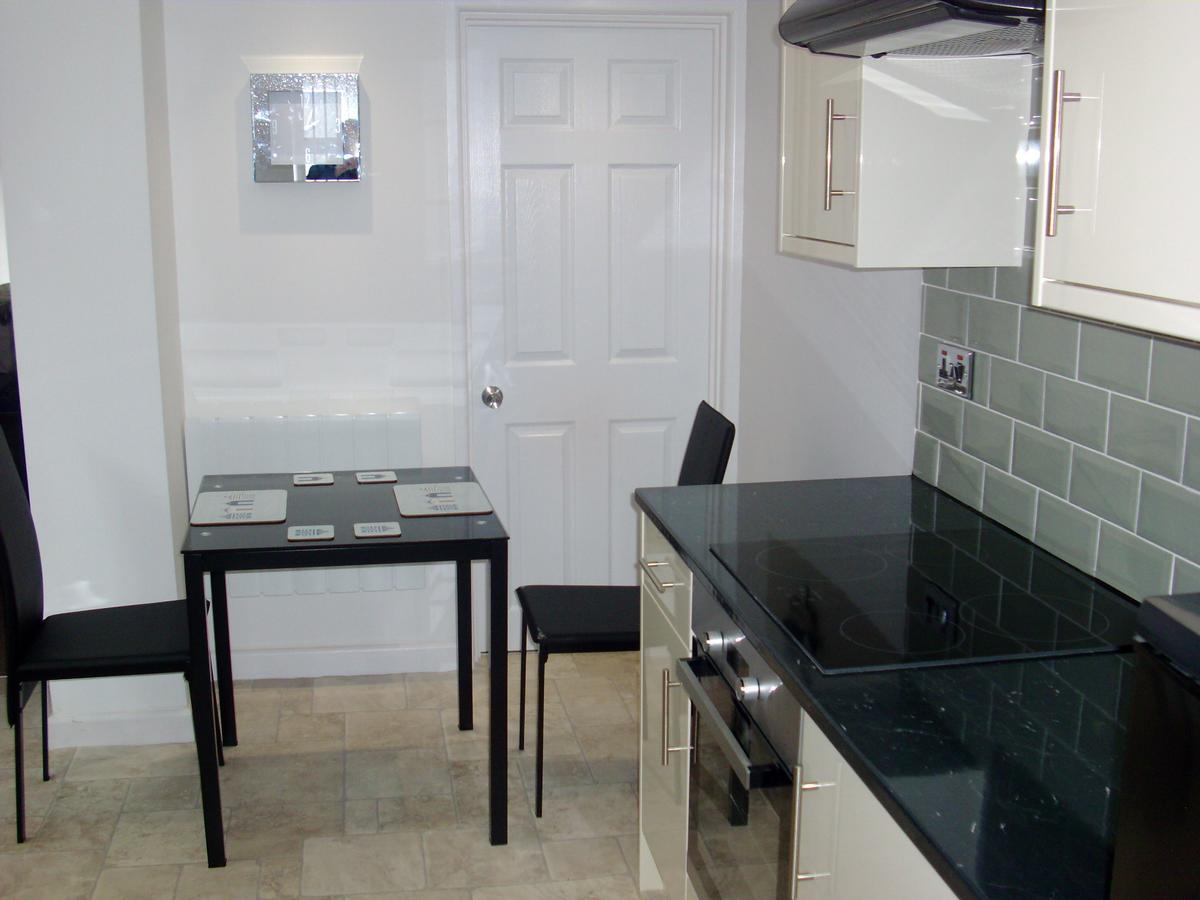 Lockinbar Holiday Apartments Tenby Esterno foto