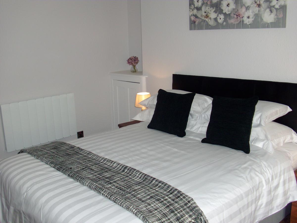 Lockinbar Holiday Apartments Tenby Esterno foto